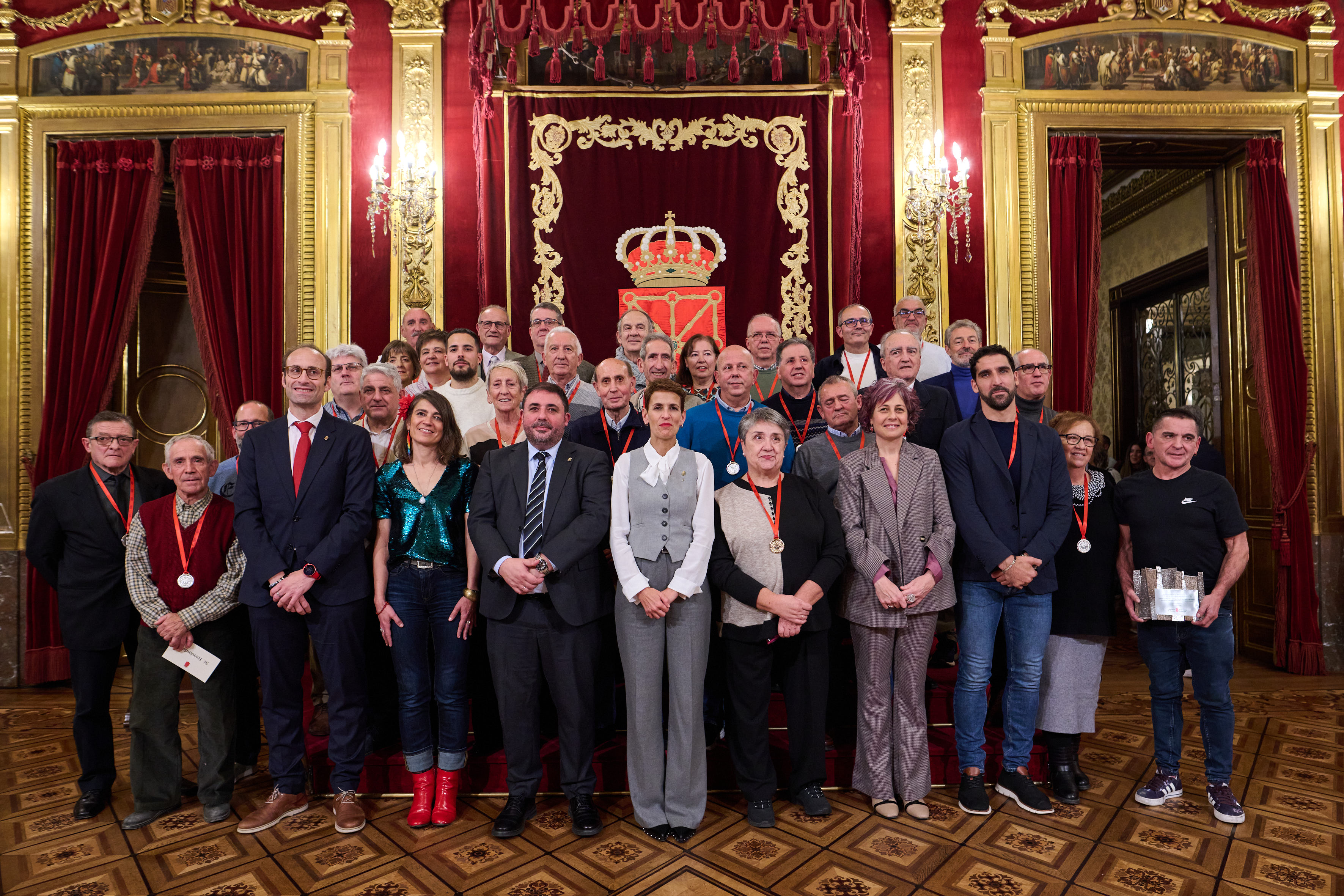 JUAN CRUZ IZURA, GALARDONADO CON LA MEDALLA DE PLATA AL MÉRITO DEPORTIVO DEL GOBIERNO DE NAVARRA 27-11-24